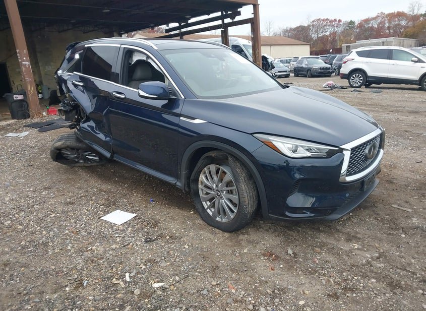 2023 INFINITI QX50 LUXE AWD photo