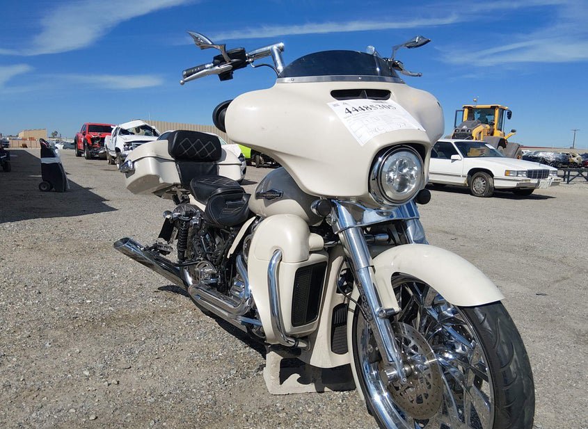 2022 Harley-Davidson Flhx 2 photo