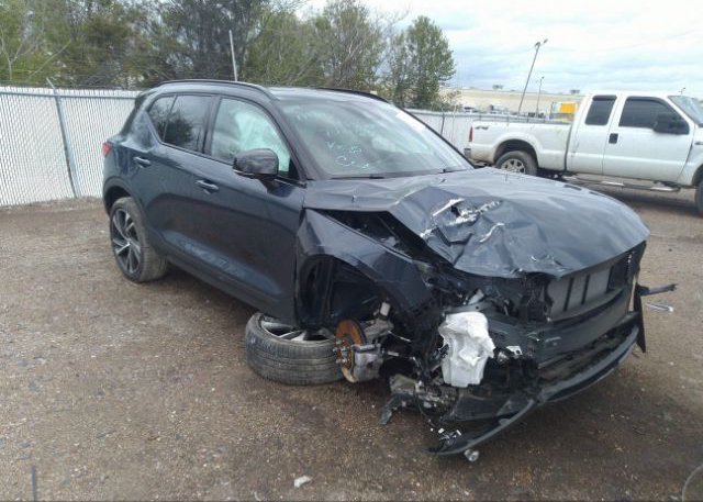 2022 VOLVO XC40 (VIN: YV4162UM9N2744636)