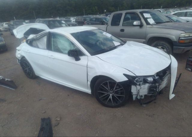 2021 TOYOTA CAMRY (VIN: 4T1G11AK6MU409390)