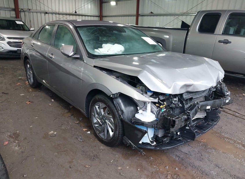 2024 Hyundai Elantra 2.0L photo