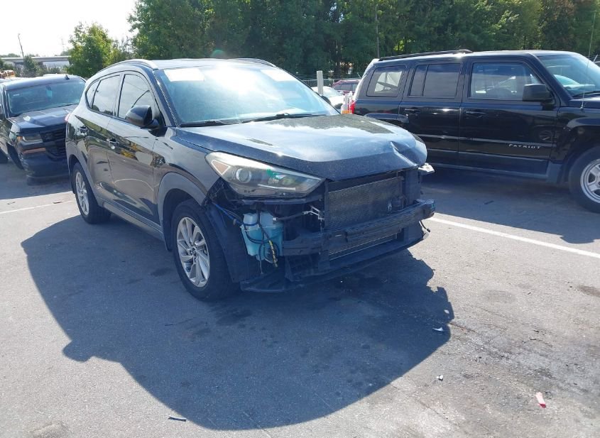 2016 HYUNDAI TUCSON SE photo