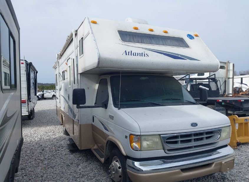 2002 Ford E-450 Cutaway photo