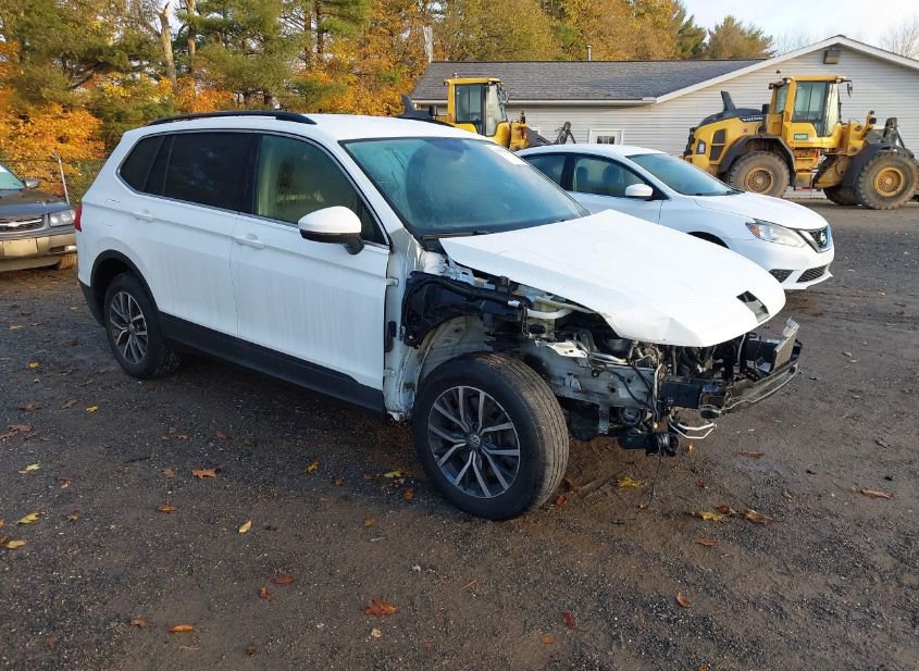2019 VOLKSWAGEN TIGUAN 2.0T SE/2.0T SEL/2.0T SEL R-LINE/2.0T SEL R-LINE BLACK photo