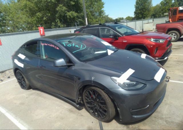 2022 TESLA MODEL Y (VIN: 7SAYGDEF6NF548549)
