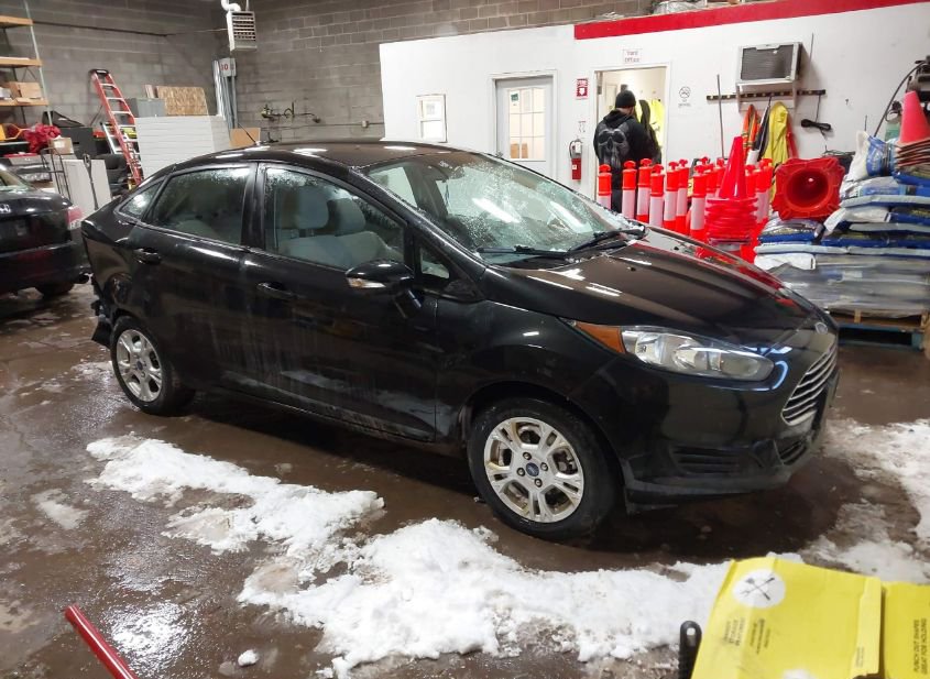 2015 FORD FIESTA SE photo