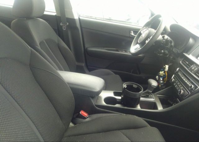 5XXGT4L30KG349454 2019 KIA OPTIMA-4