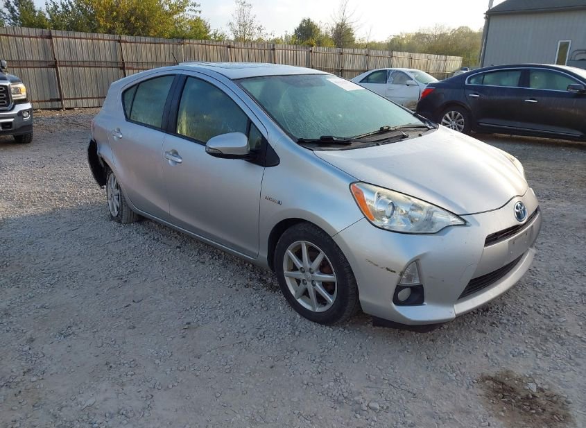 2013 TOYOTA PRIUS C FOUR photo
