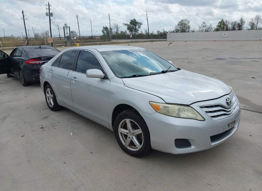 2011 TOYOTA CAMRY photo