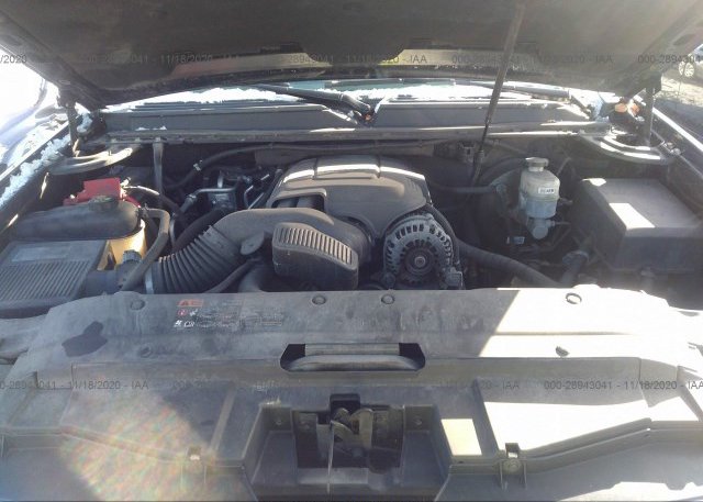 1GNSKCE02BR277140 2011 CHEVROLET TAHOE