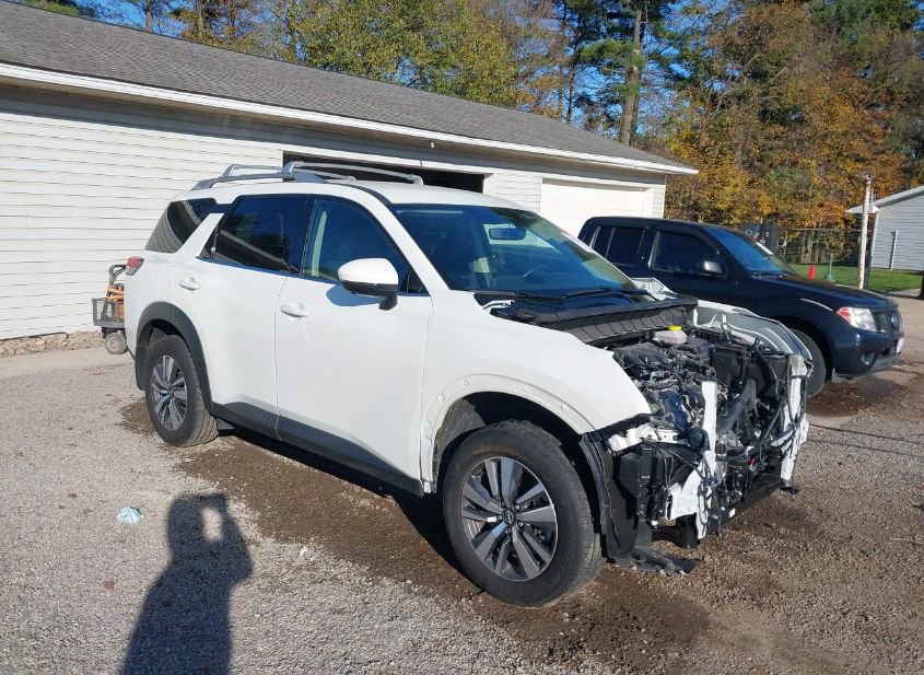 2024 NISSAN PATHFINDER SL 4WD photo