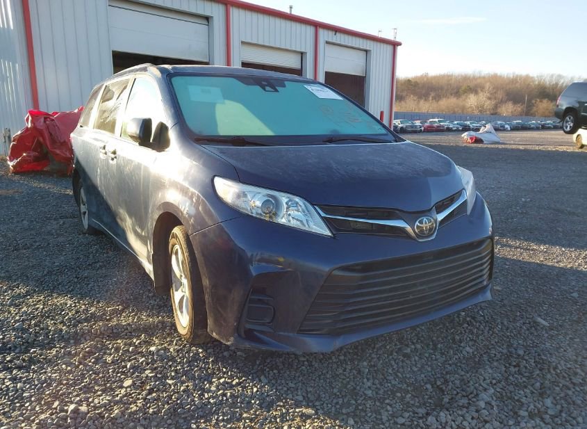 2020 TOYOTA SIENNA LE 8-PASSENGER photo