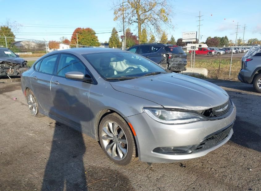 2016 CHRYSLER 200 S photo
