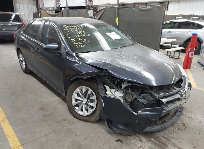 2016 TOYOTA CAMRY LE photo