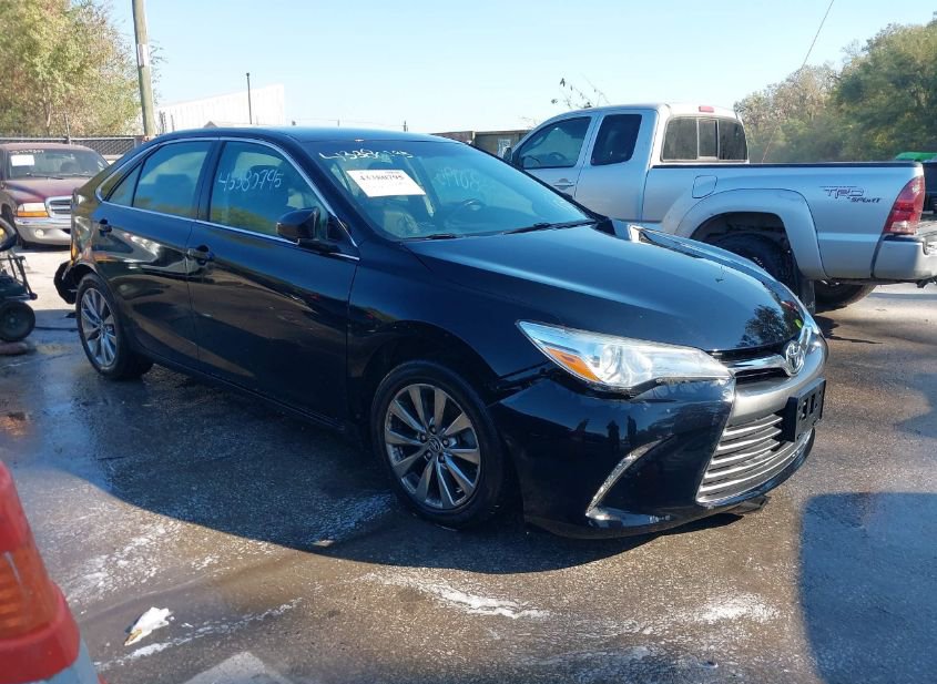 2017 TOYOTA CAMRY XLE photo