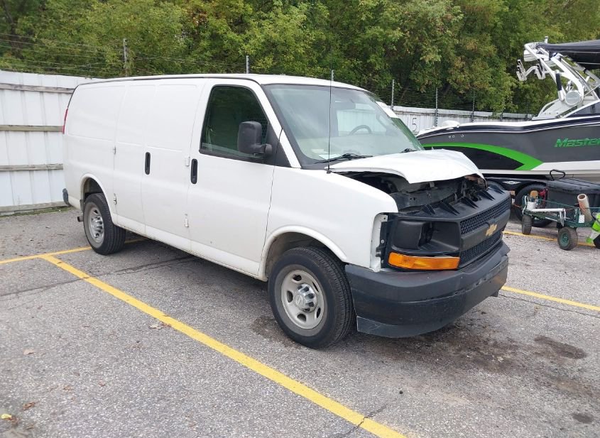 2017 CHEVROLET EXPRESS 2500 WORK VAN photo