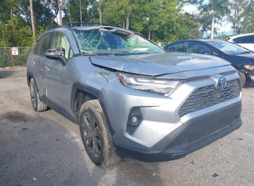 2022 TOYOTA RAV4 HYBRID XLE PREMIUM photo