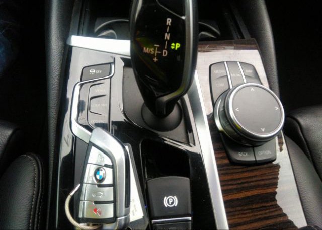 2019 BMW 5 SERIES VIN: WBAJA5C52KBX86216