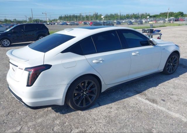 2021 CADILLAC CT5(VIN: 1G6DR5RW8M0130208