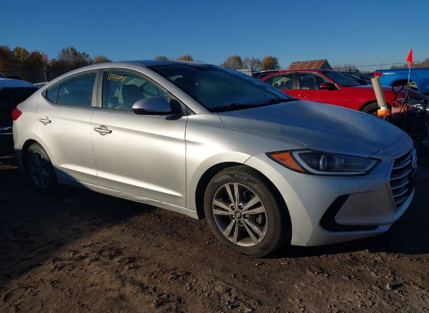 2017 HYUNDAI ELANTRA SE photo