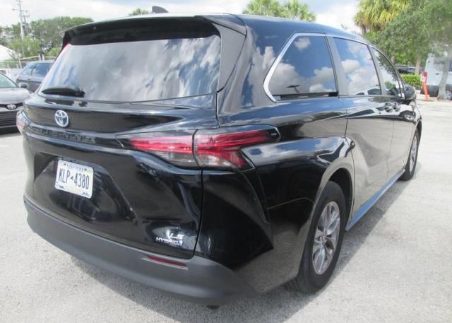 2021 TOYOTA SIENNA(VIN: 5TDKRKEC8MS047082