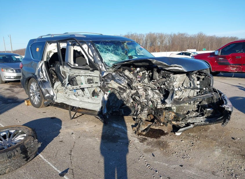 2016 INFINITI QX80 photo