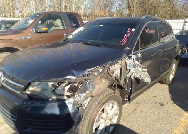 из сша 2013 VOLKSWAGEN TOUAREG WVGEF9BP4DD005991