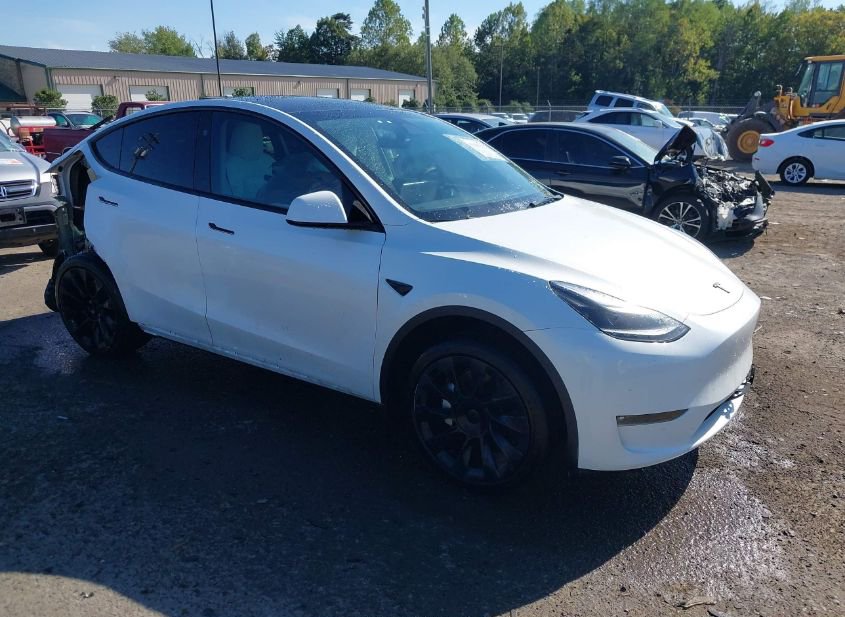 2023 TESLA MODEL Y AWD/LONG RANGE DUAL MOTOR ALL-WHEEL DRIVE photo