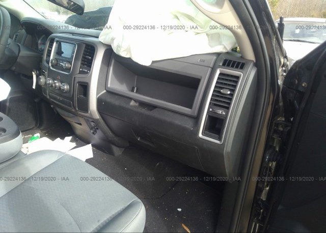 пригнать из сша 2018 RAM 1500 1C6RR6FG9JS168303