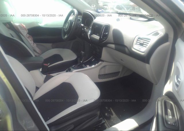 пригнать из сша 2019 JEEP COMPASS 3C4NJCBB4KT637322