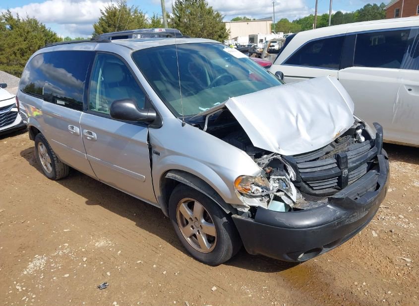 2005 DODGE GRAND CARAVAN SXT photo