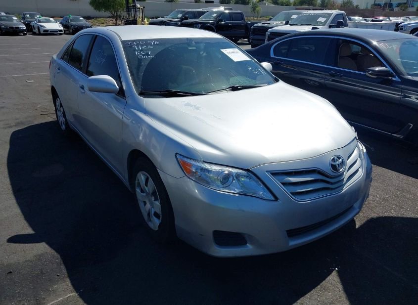 2011 TOYOTA CAMRY LE photo