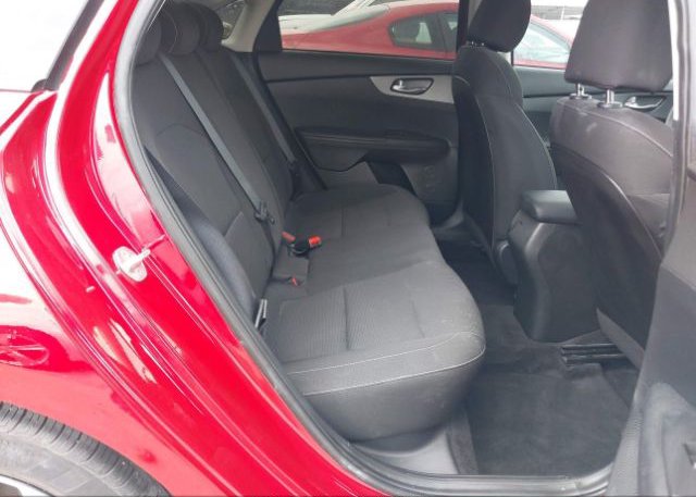 2021 KIA FORTE(VIN: 3KPF24AD2ME305381