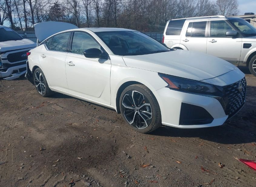 2025 NISSAN ALTIMA SR FWD photo