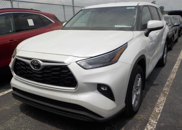 2022 TOYOTA HIGHLANDER (VIN: 5TDBZRBH9NS578172)
