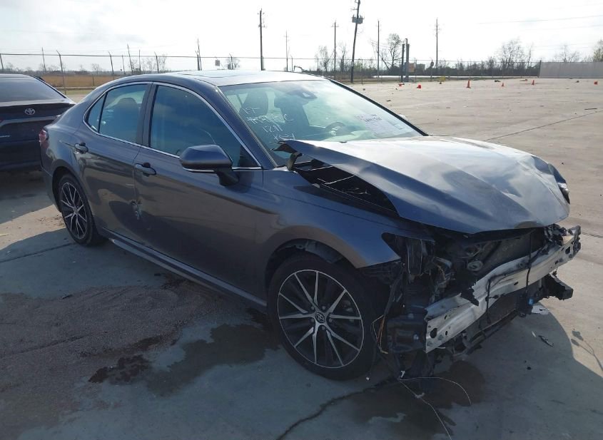 2022 TOYOTA CAMRY SE photo