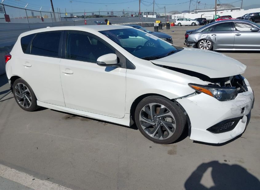 2017 TOYOTA COROLLA IM photo