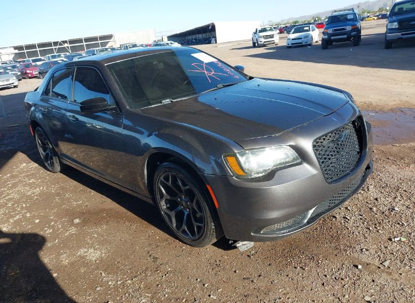 2019 CHRYSLER 300 TOURING photo