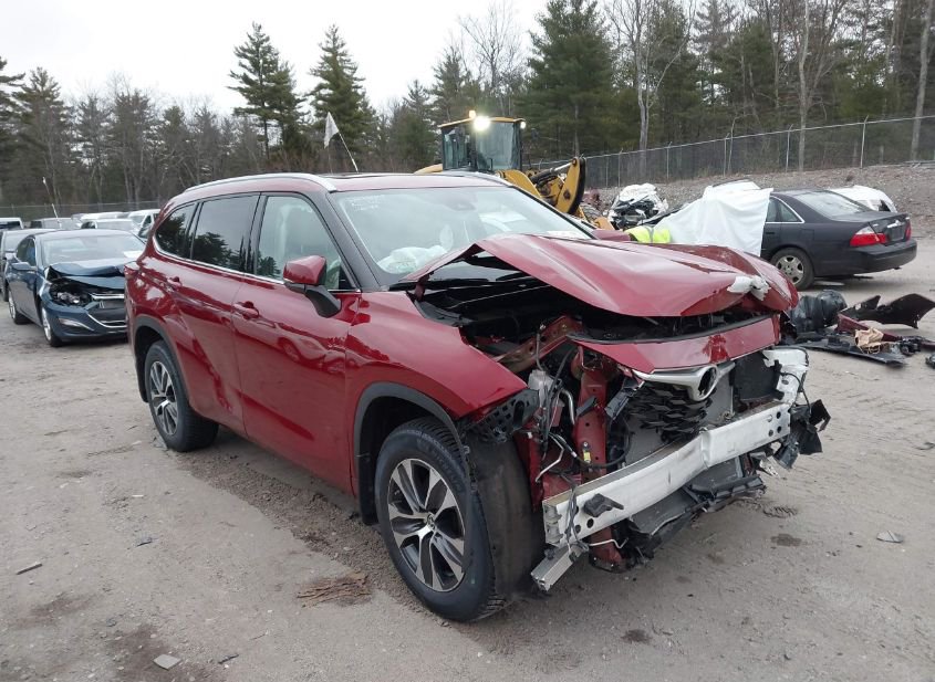 2022 TOYOTA HIGHLANDER XLE photo