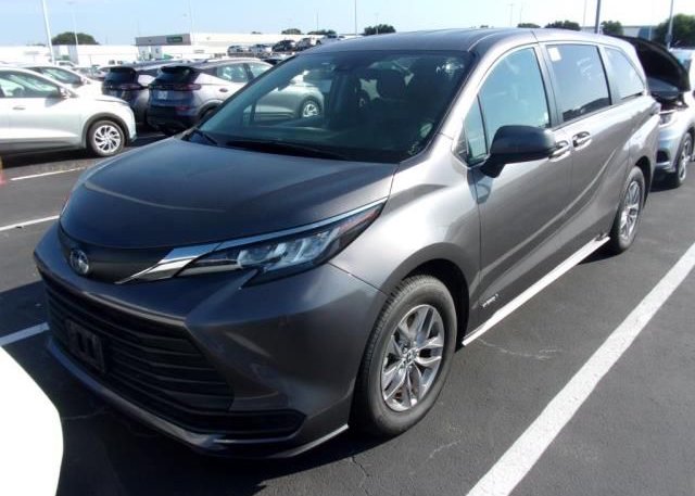 2021 TOYOTA SIENNA (VIN: 5TDKRKEC4MS015584)