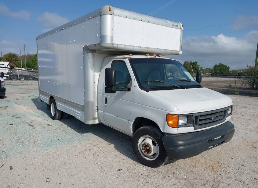 2006 Ford E-450 Cutaway photo