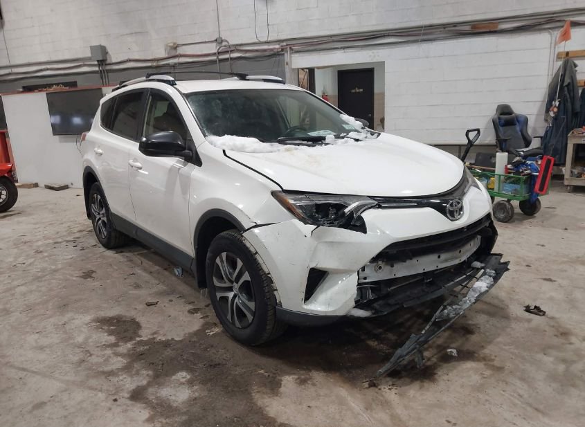 2016 TOYOTA RAV4 LE photo