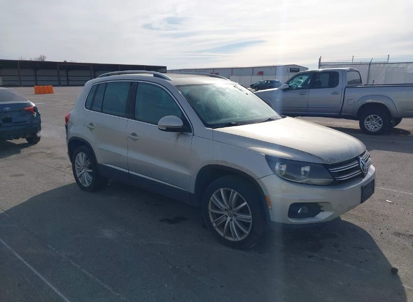 2012 VOLKSWAGEN TIGUAN SE photo