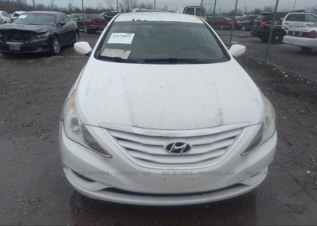5NPEB4AC2BH032745 2011 HYUNDAI SONATA