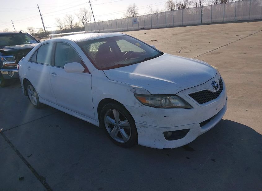 2011 TOYOTA CAMRY SE photo