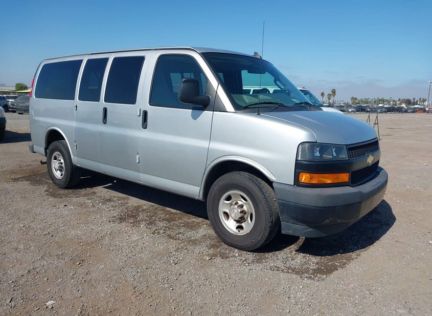 2019 Chevrolet Express 2500 6.0L photo