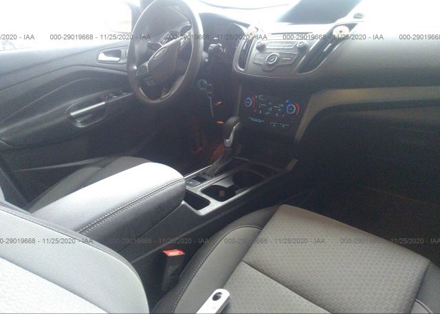 пригнать из сша 2018 FORD ESCAPE 1FMCU0GD2JUC49271