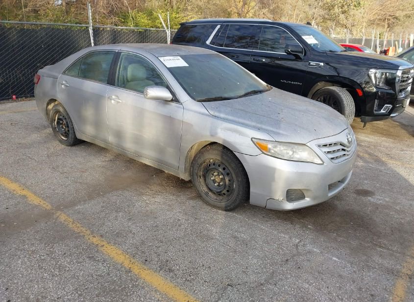 2010 TOYOTA CAMRY LE photo