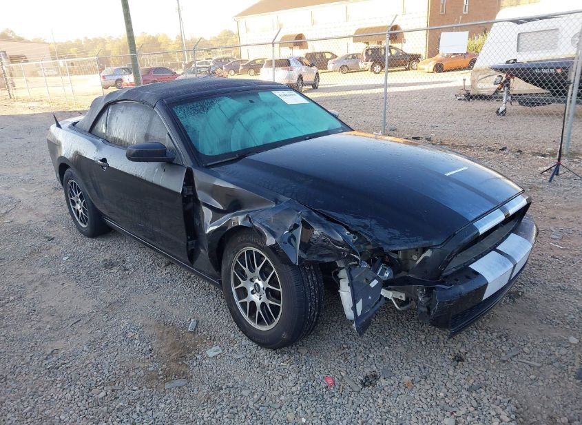2014 FORD MUSTANG V6 photo