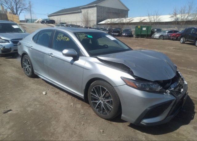 2022 TOYOTA CAMRY (VIN: 4T1T11BK1NU060640)